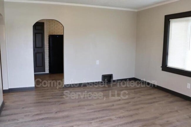 Building Photo - 1649 W 57th Ave