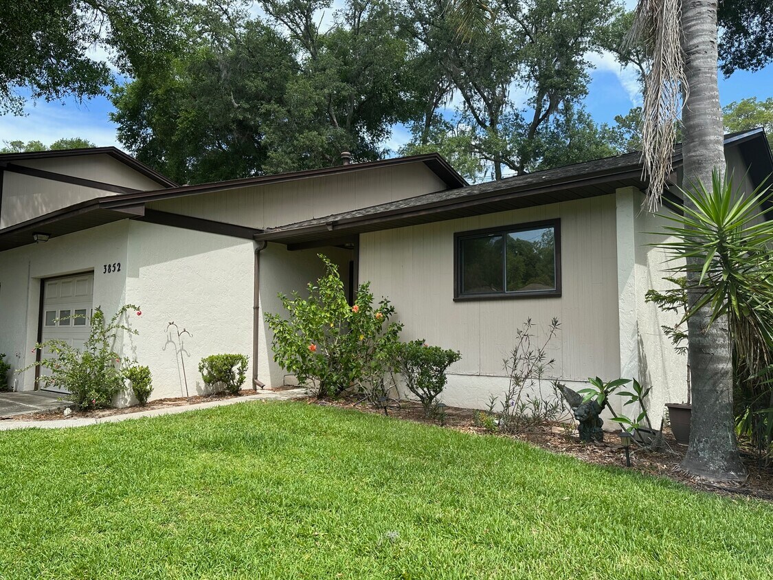 Foto principal - 3852 NE 19th Street Cir