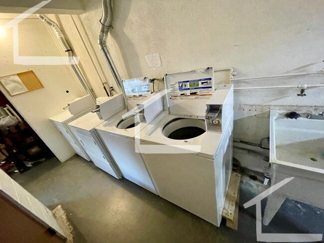 Foto del edificio - Great 2 bedroom close to BU; parking included