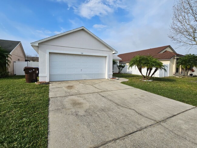 Building Photo - 705 Eagle Pointe S