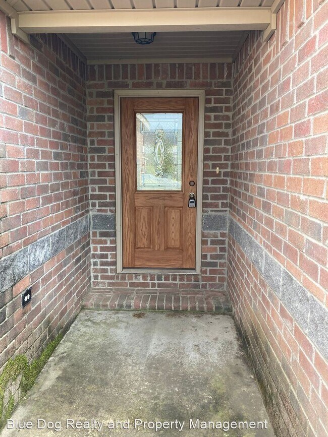Building Photo - 4 br, 2 bath House - 1210 Kensington Drive