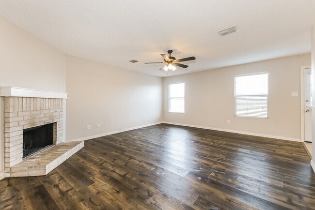 Foto del edificio - 1446 Stewart Dr
