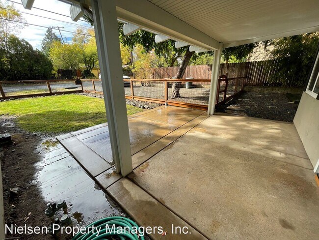 Foto del edificio - 1 br, 1 bath House - 2647 Pope Ave