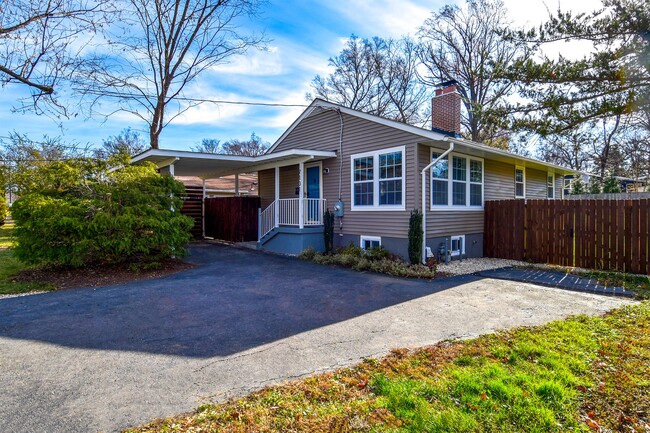 Building Photo - 7131 Westmoreland Rd