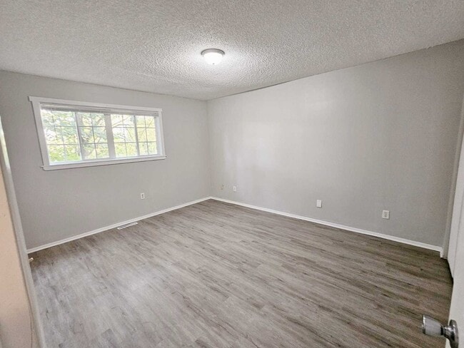 Foto del edificio - 6063 Briarcliff Path