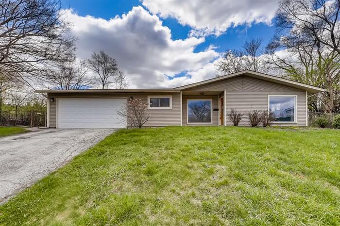 Primary Photo - 15245 Hiawatha Traile, Orland Park, IL, 60462