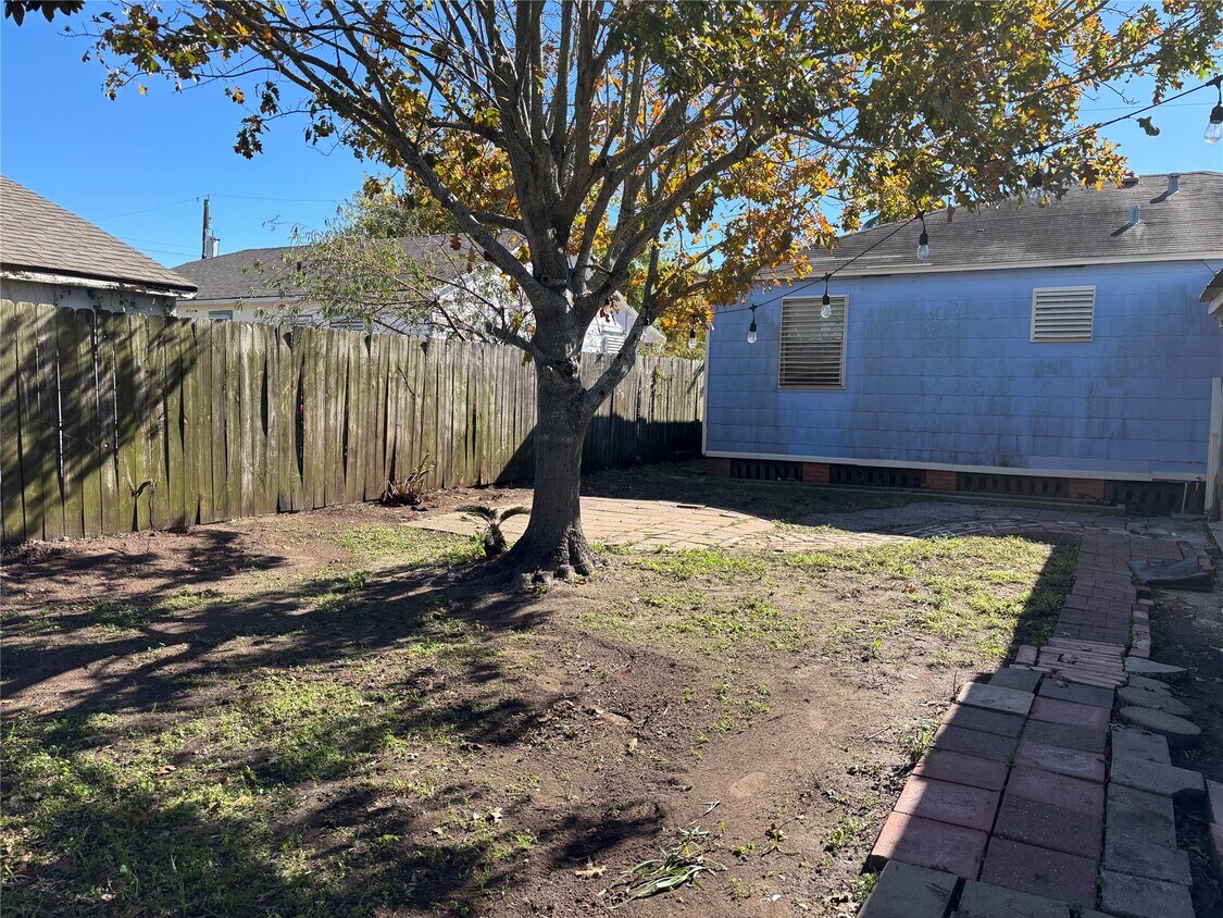 Foto del edificio - 5520 Menard Ave