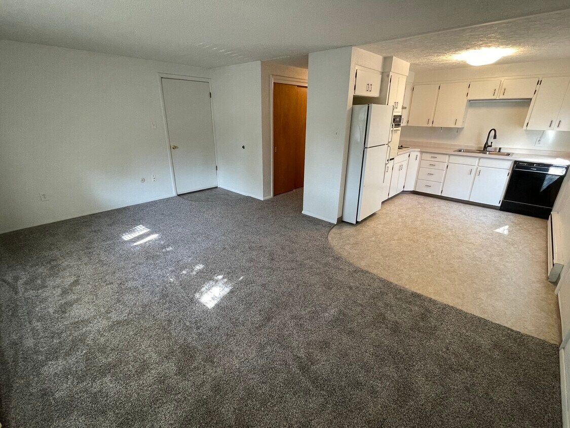 Primary Photo - 2901 8th Ave N