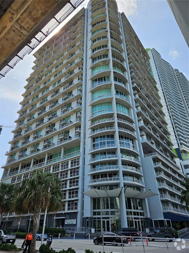 Building Photo - 690 SW 1st Ct