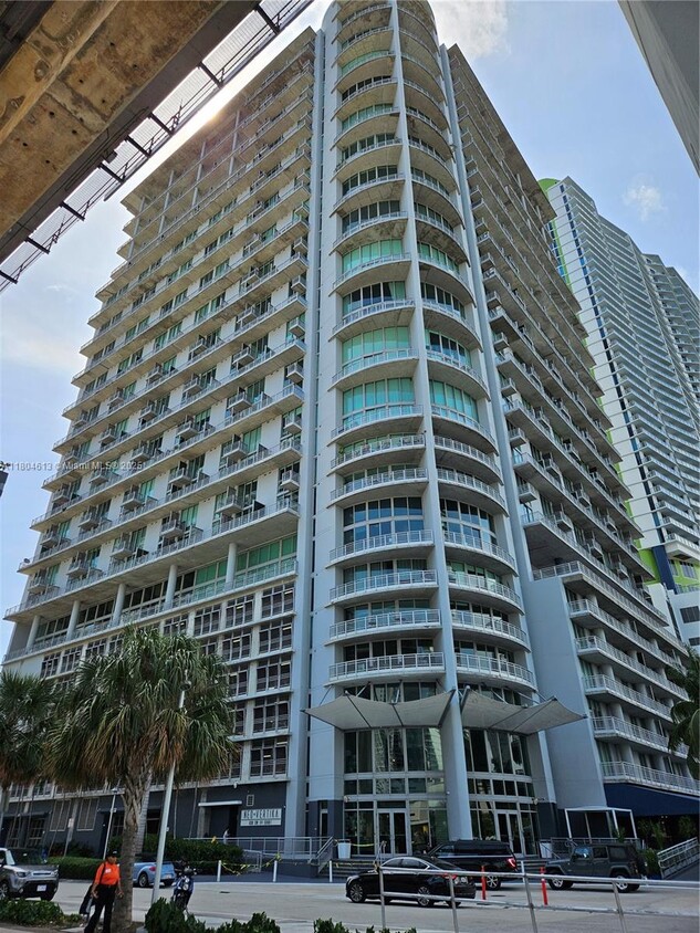 Primary Photo - 690 SW 1st Ct