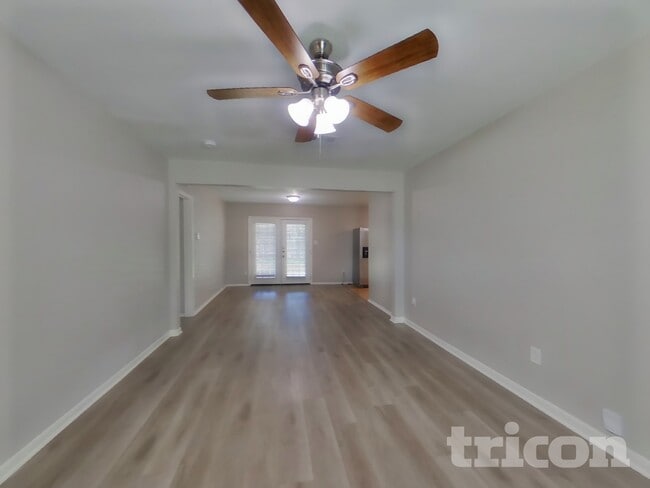 Foto del edificio - 17002 Tibet Rd