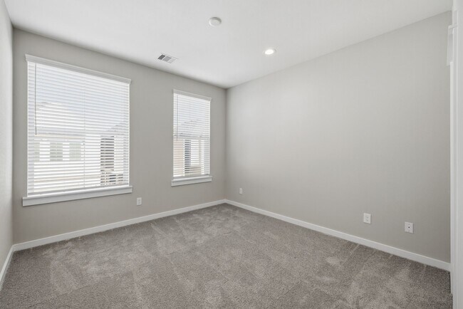 Foto del edificio - 412 Stonework Garden Ln