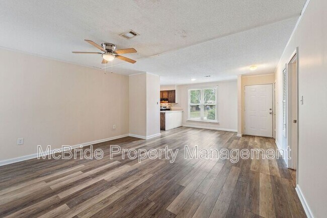 Foto del edificio - 3506 Gardenbrook Dr
