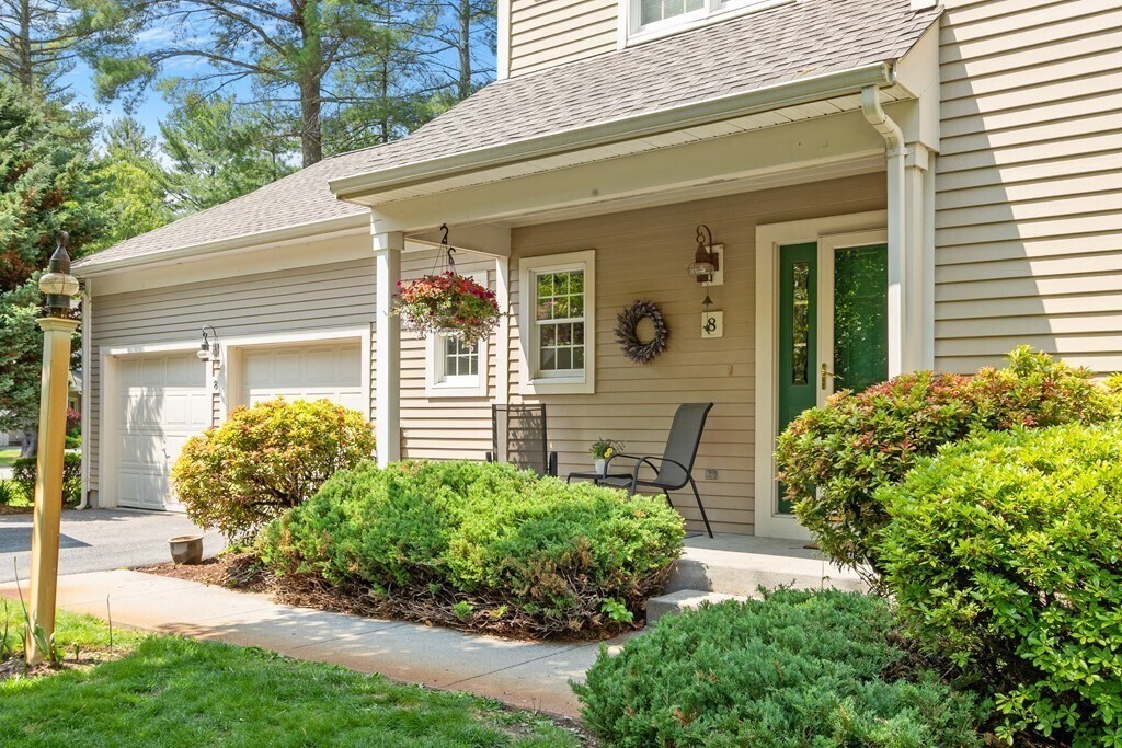 8 Stonegate Ln Unit 8, Bedford, MA 01730 Condo for Rent in Bedford