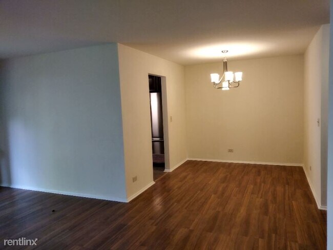 Building Photo - 1544 Williamsburg Dr