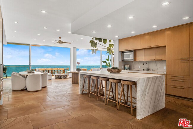 Foto del edificio - 25102 Malibu Rd