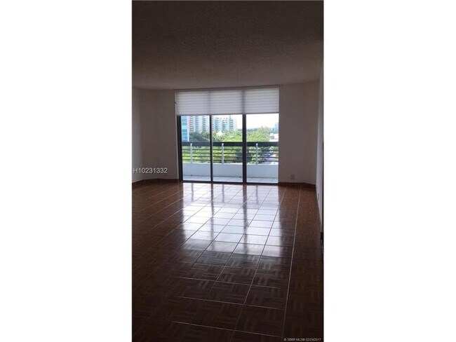 Foto del edificio - 3605 N Country Club Dr