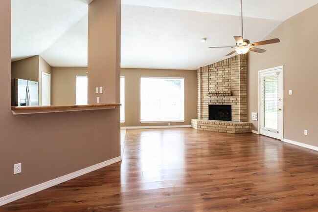 Building Photo - 3311 Hartfield Ln