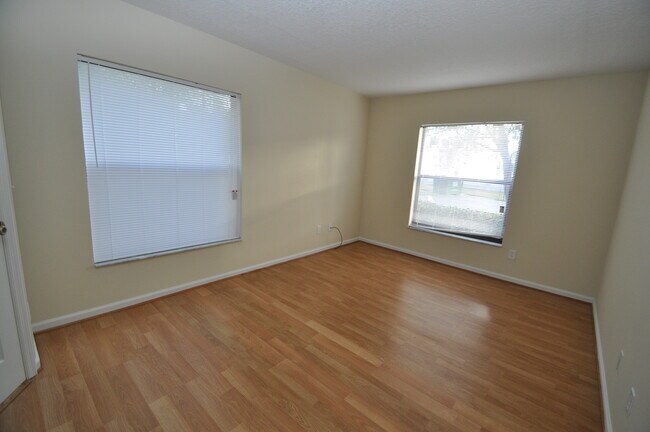 Foto del edificio - SANFORD: 2 Bed/2 Bath, 2nd floor condo at ...