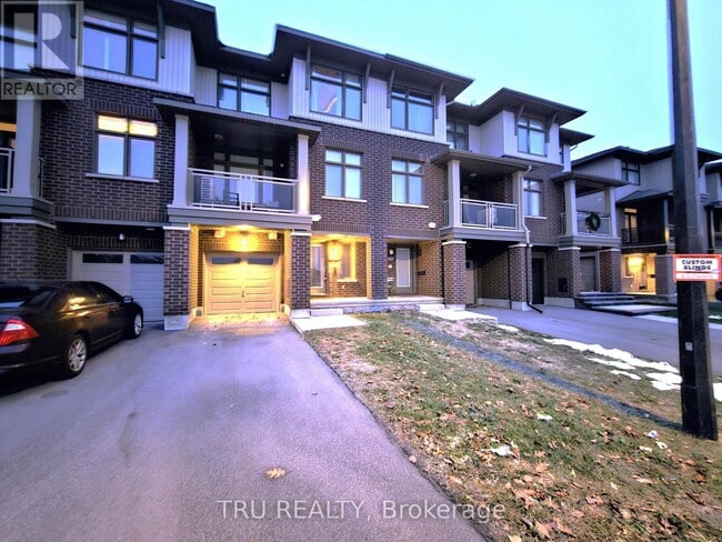 Building Photo - 887 Couloir Rd