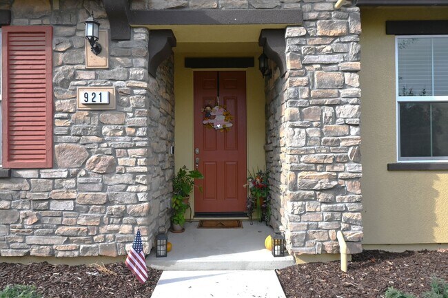 Foto del edificio - Resident Benefit Package Property