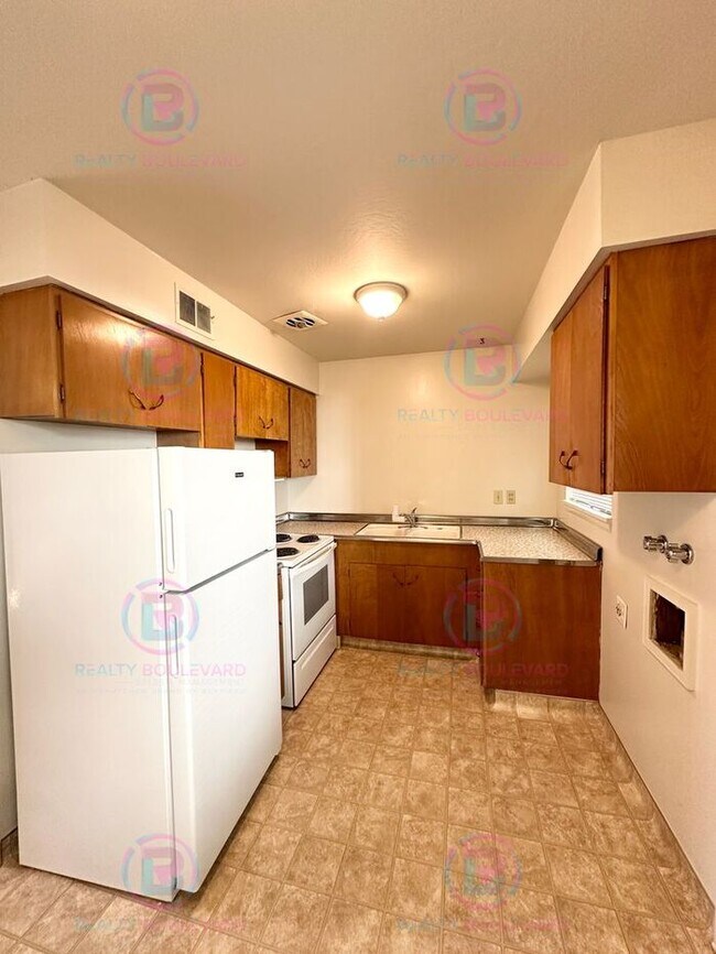 Foto del edificio - Delightful One-Bedroom + Office Near Idlew...