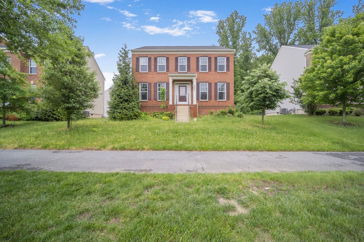 Foto principal - 9007 Central Park Dr