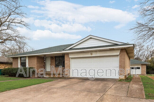 Foto del edificio - 926 Harrington Dr