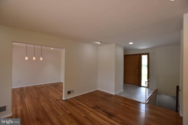 Foto del edificio - 4015 Heathfield Rd