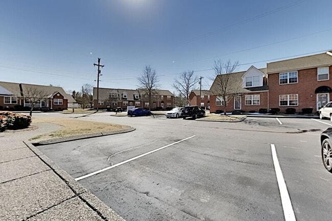 Building Photo - 2120 Lebanon Pike