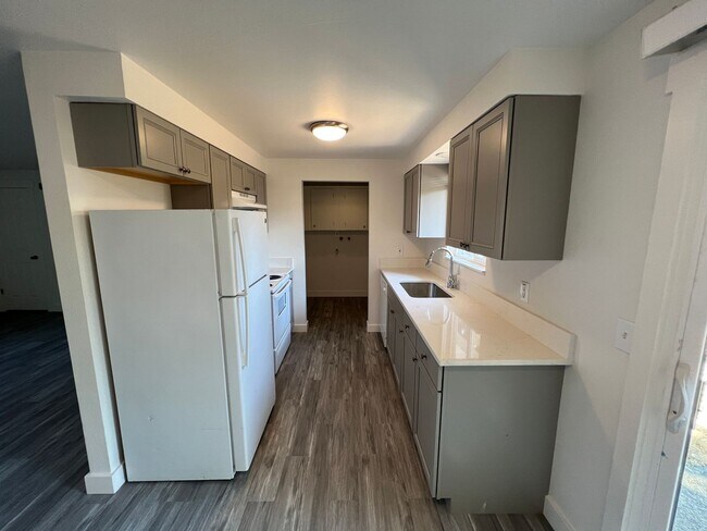 Building Photo - 3648 SE 108th Ave