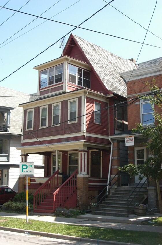 Primary Photo - 127 E Johnson St