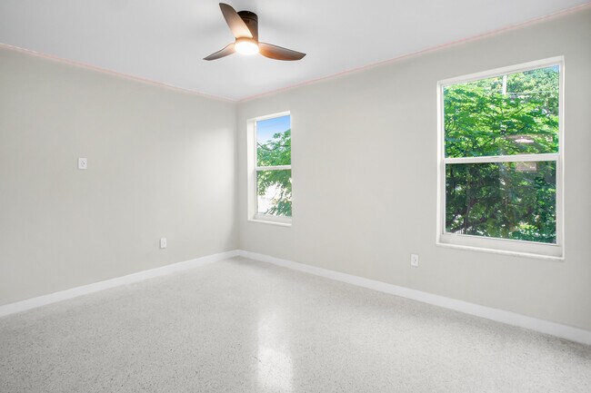 Building Photo - 750 SW 5th St