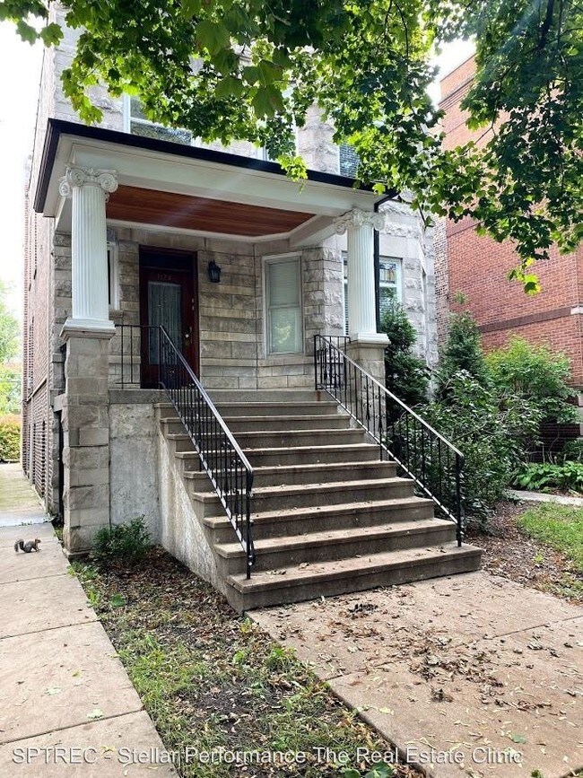 Building Photo - 1124 S Oak Park Ave