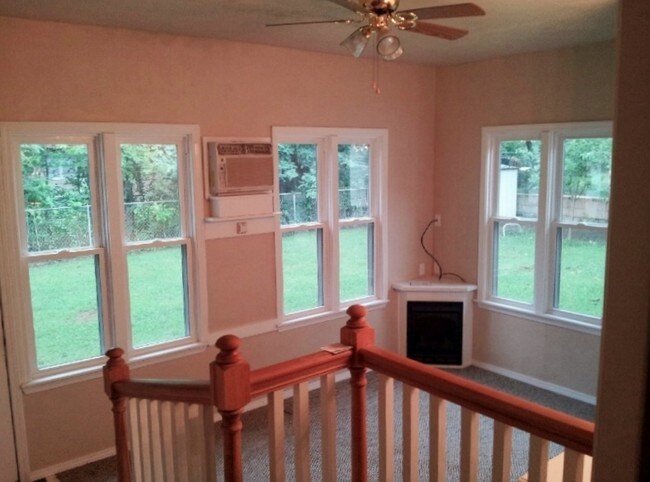 Foto del edificio - 2215 W Admiral Ave