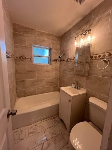 Building Photo - 104 Robinson St