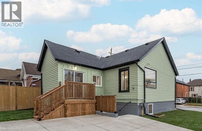 Building Photo - 476 Ferguson Ave N