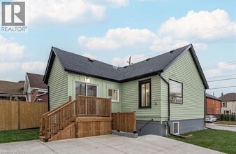 Building Photo - 476 Ferguson Ave N