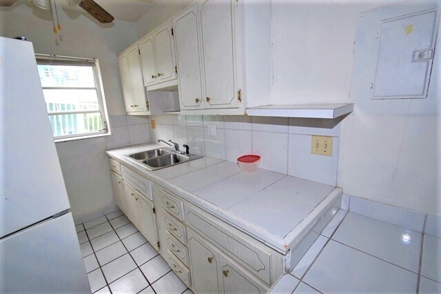 Building Photo - 1446 Ocean Dr