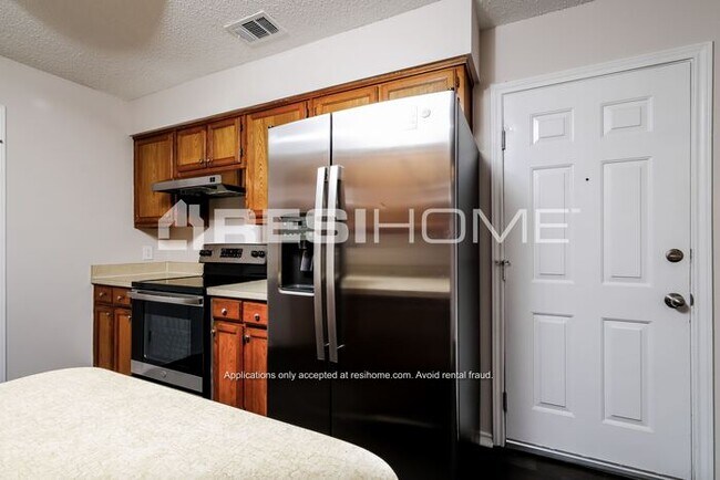 Foto del edificio - "Welcome Home! Get 1 month FREE RENT when ...