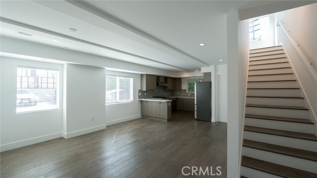 Foto del edificio - 6810 Simpson Ave