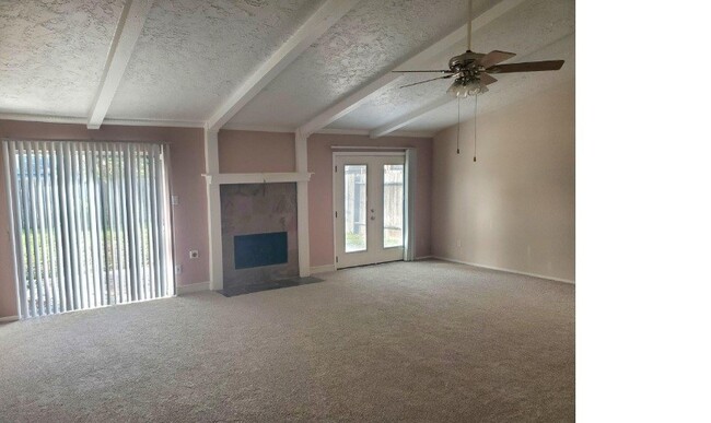 Building Photo - 5226 Moonshadows Dr
