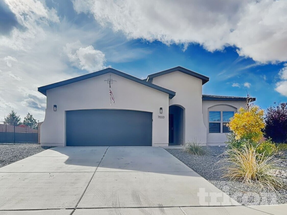 Foto principal - 7033 Mountain Hawk Loop NE