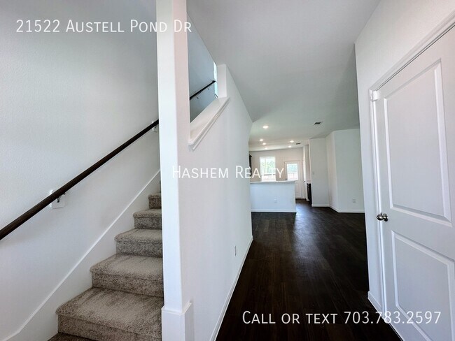 Building Photo - New Construction Ready For Immediate Move In!