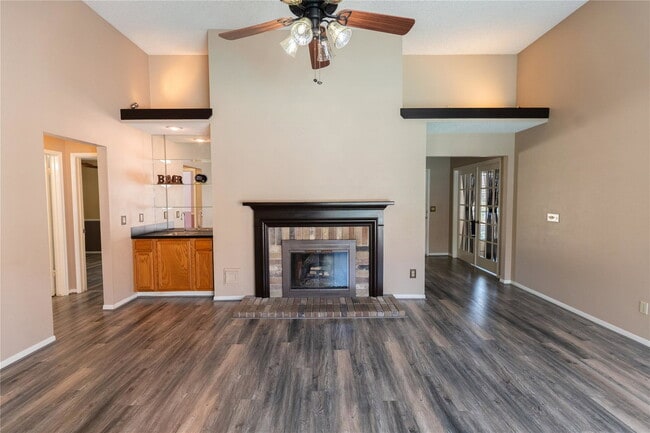 Foto del edificio - Spring Forest Drive, Pearland, TX 77584 - 3 BR 2 BA single-family home