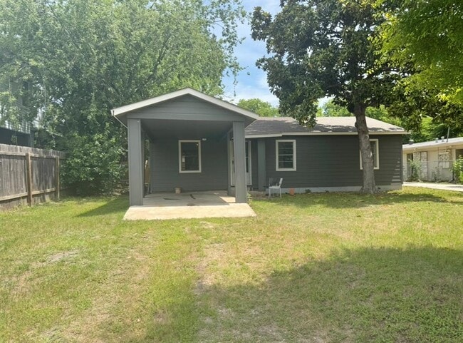 Building Photo - 406 Swanee Dr