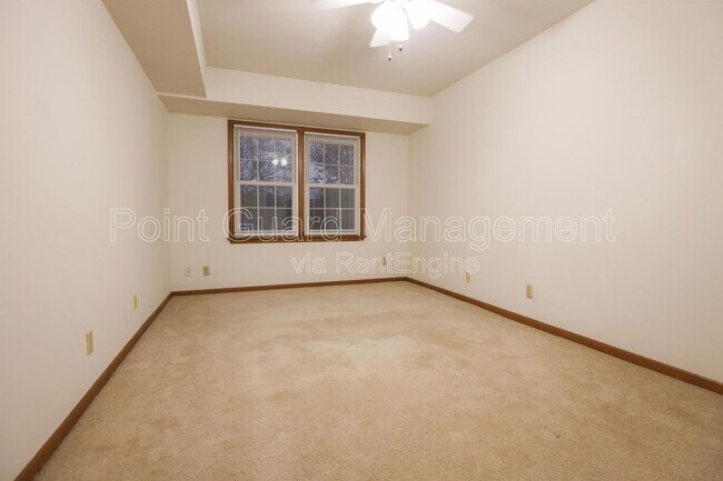 Foto del edificio - 5828 Erskine St