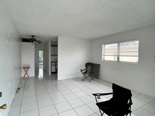 Foto del edificio - 3915 S Flagler Dr