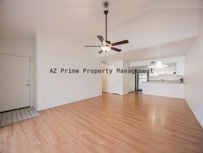 Foto del edificio - 2141 E Kirkland Ln