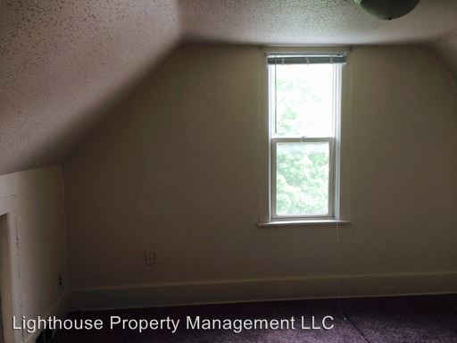 Building Photo - 457 Carrier St NE